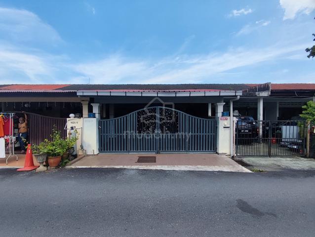 Single Storey at Air Putih Near KK Mart (1 Aircond) 1