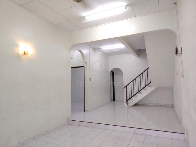 1.5 Storey Semi-D Taman Sri Bandar For Rent 1