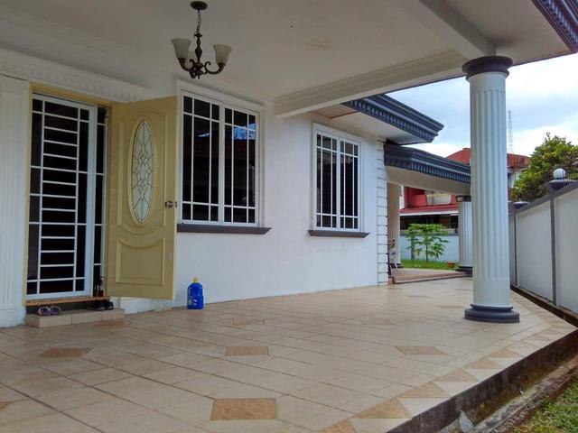 Bungalow House at Batu Lintang 1