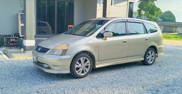 Honda STREAM 2.0 RN3 (A) Type is - 4