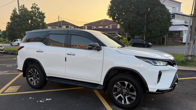 2024 Toyota FORTUNER 2.8 VRZ MY21 (A) DIRECT OWNER - 3