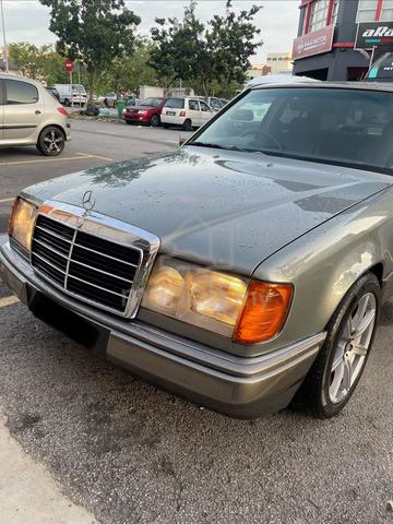 1995 Mercedes Benz W124 230E 2.3 (A) - 1