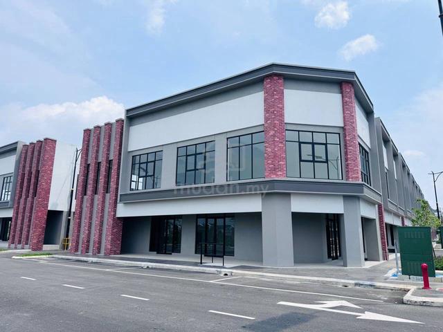 CORNER LOT FACING ROAD 2 Sty Shoplot Gamuda Gardens Rawang 1