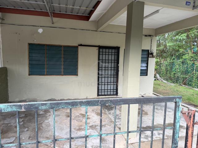 Rumah Teres Lokasi Strategik untuk Disewa 1