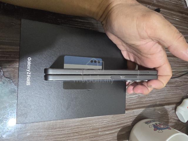 samsung galaxy z fold 5 - photo 6 of 6