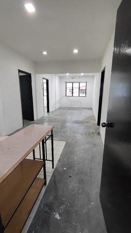 Aman Putra Apartment 1