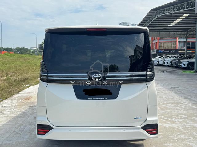 2022/25 Toyota VOXY 2.0 S-G (A) - 4