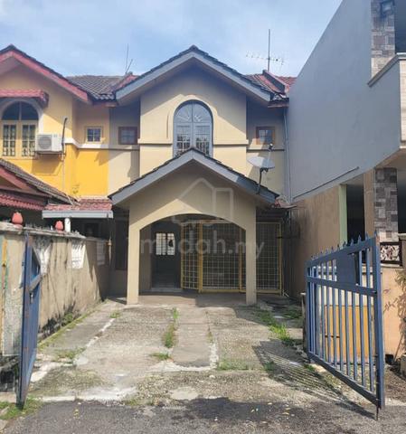 FACING OPEN 2 Storey Intermediate terrace house, Tmn Puchong Perdana 1