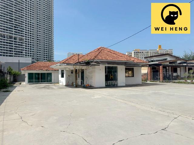 bunglow lot with huge parking space in tanjong tokong near starbuck 1