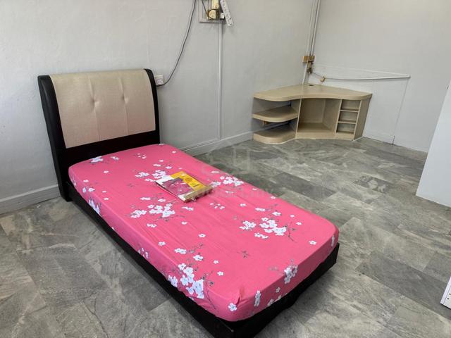 Good location renovated Room at Taman Ungku Tun Aminah 1