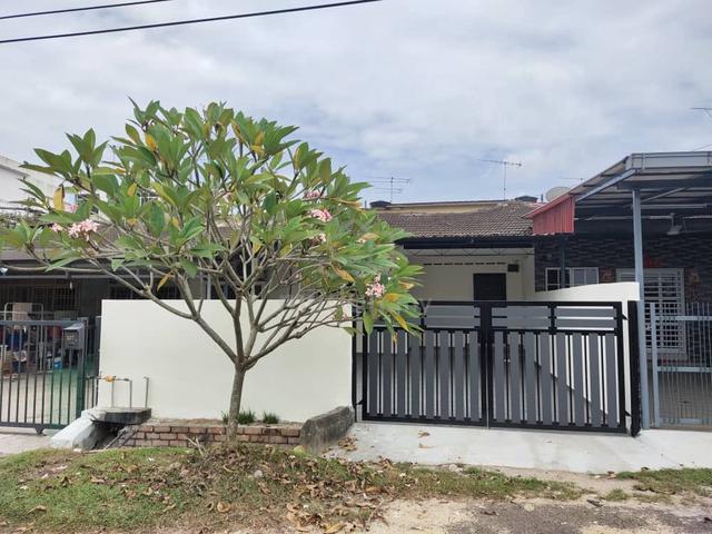 Single Storey Terrace @ Taman Lian Seng, Kluang (3R3B | Freehold) 1