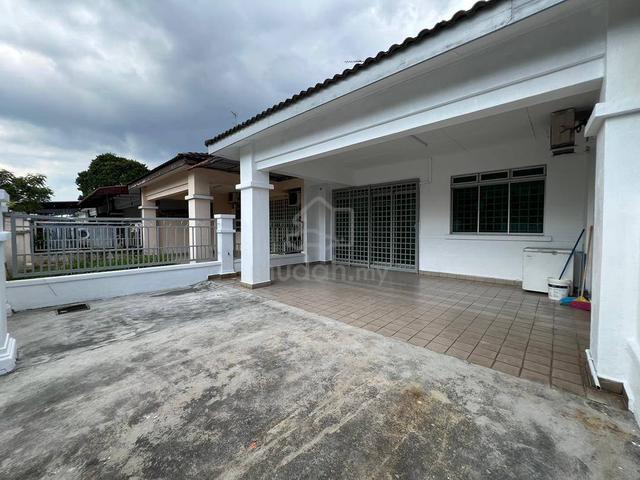 Taman Gaya 1.5 Storey House Near Ulu Tiram / Puteri Wangsa / Desa Jaya 1