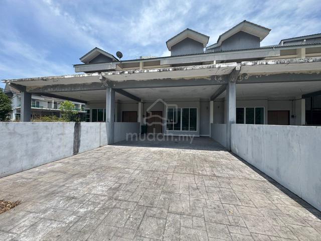 2 Tingkat SP Saujana Gated Guarded Parking 6 kereta tanah blkg luas 1