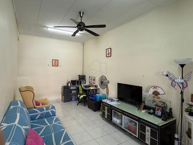 Kulai ioi bandar putra house for rent/jalan merbau 1