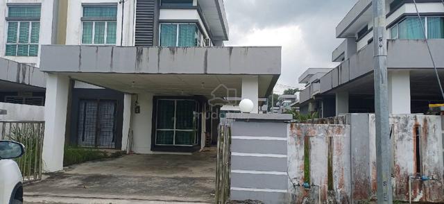 2 storey corner house Nyabau height 1