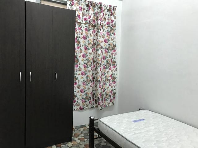 Single Small Room (High Speed Internet) at Jalan Ipoh 1