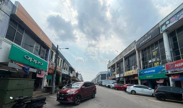 Jalan Johar, Desa Cemerlang, 3 storey shop, facing shop 1