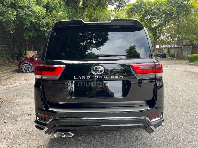 2024 Toyota LANDCRUISER Modelista Black Interior - 5