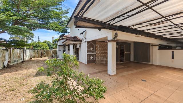Double Storey Corner Lot Bandar Saujana Putra Jenjarom Renovated 1