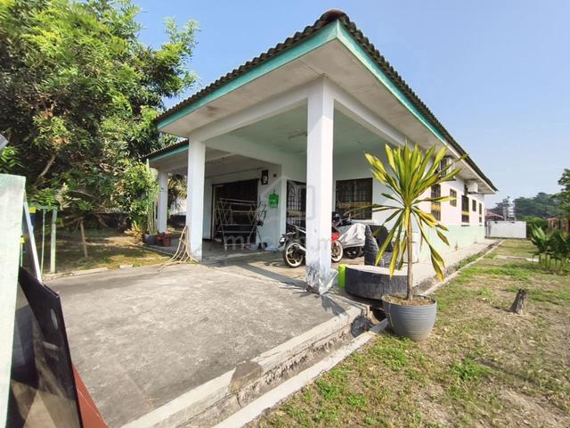 Banglo Setingkat, Seksyen 2, Taman Pinggiran Putra, 43300 Bandar Putra 1