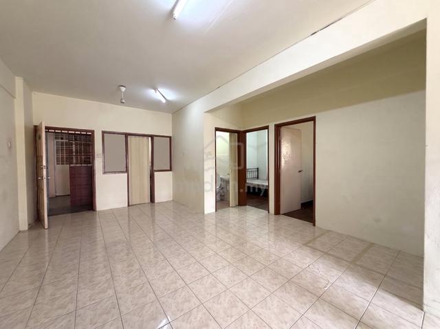 Pandan Court 1