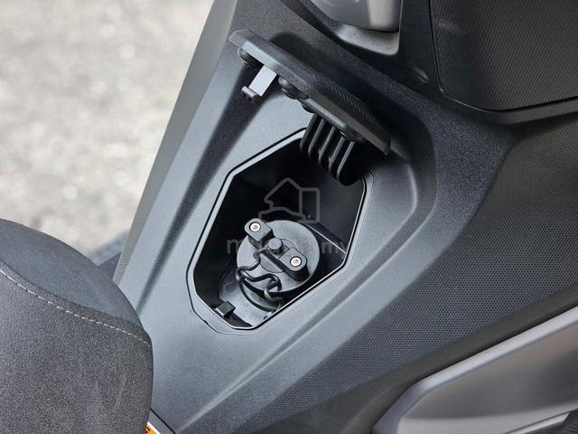 Cyclone RT2S ABS TCS - Premium Comfortable Scooter - photo 19 of 29