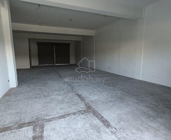 Bandar Menjalara shop lot ( Prime location with high foot traffic) 1