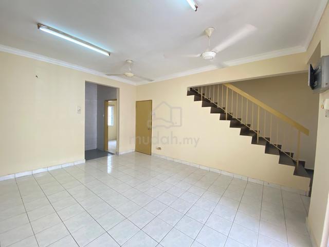 Taman puchong utama Freehold 1080sqf 2Sty terraced house 1