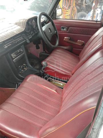 1974 Mercedes Benz W115 240D 3.0 (M) - 5