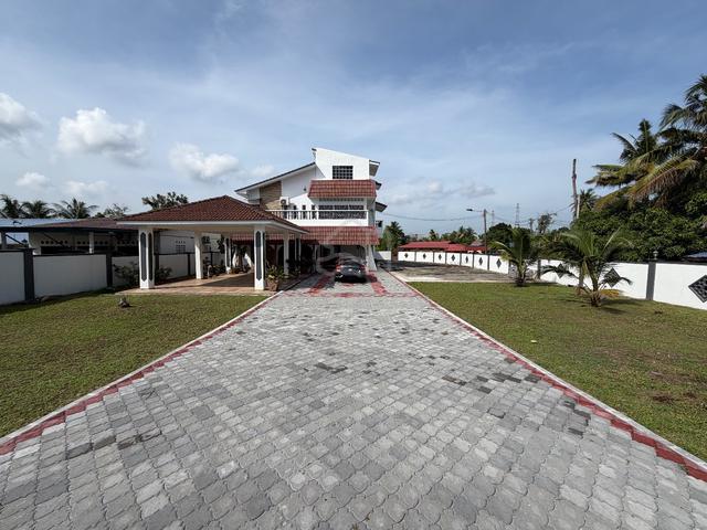 FULLY FURNISHED 3-Storey Bungalow, Ampangan UTC Seremban 1