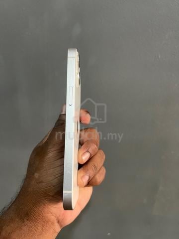 Iphone 13 - photo 2 of 6