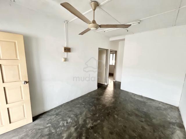 Taman Universiti Single Storey Terrace Low Cost House 2bed Johor 1