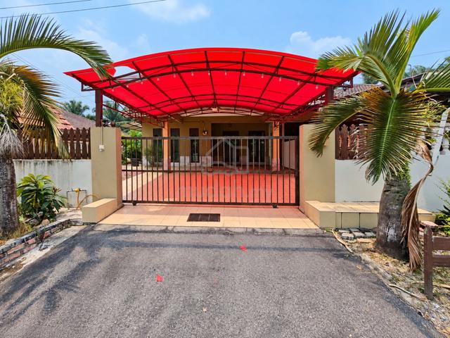 [NICE RENOVATED] 1.5 Sty Semi D Tmn Mekar Ayer Hitam Batu Pahat 1