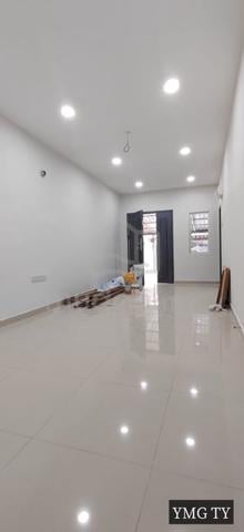 Jalan Muda @ Meru Single Storey House For Sale concrete kitchen 1
