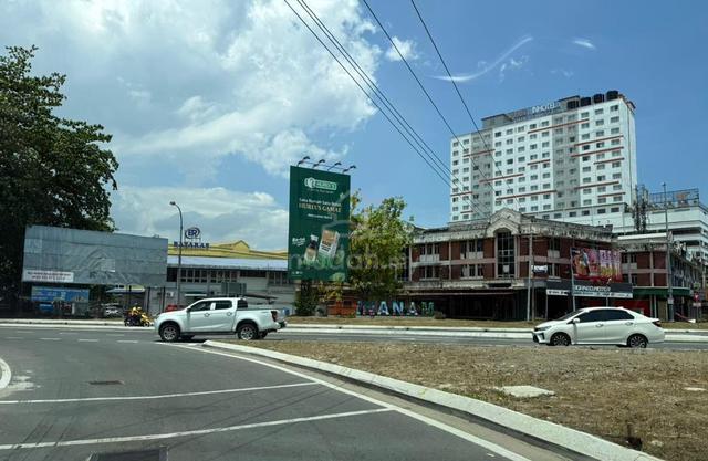 Corner | 2 Storey Shoplot | Inanam Town 1