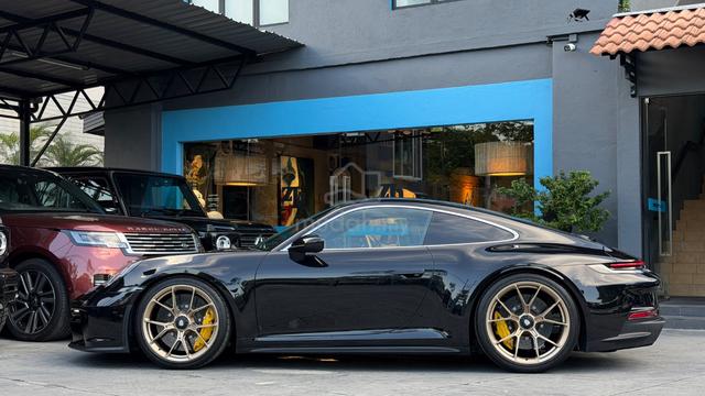 2022 Porsche 911 4.0 GT3 Touring 992.1 Manual - 4