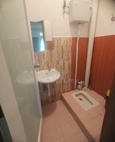 Middle room Cheng Ria Apartment  1