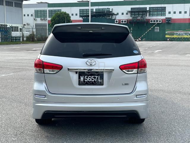 Toyota Wish 1.8 (a) 2010 - 4