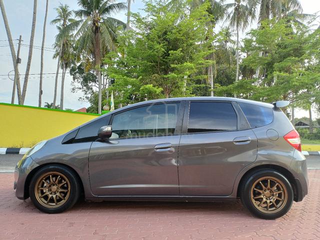2013 Honda JAZZ VTEC 1.5 FACELIFT (A) - 5