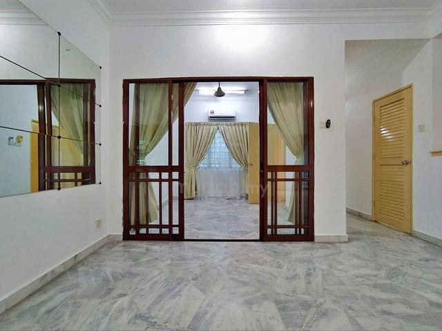 NEAR SURAU GOOD CONDITION 2 Storey SUPERLINK Seksyen 9 Putra Heights 4