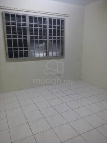 Sri Ivory (Sri Ivori) Apartment 1