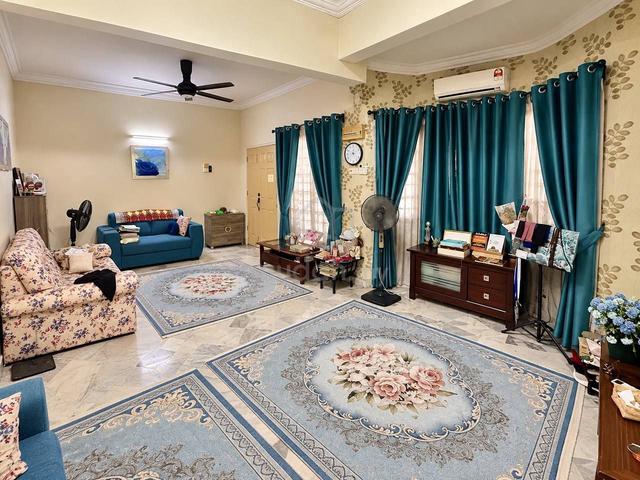 RENOVATED FREEHOLD Double Storey Jalan Suadamai Bandar Tun Hussein Onn 1
