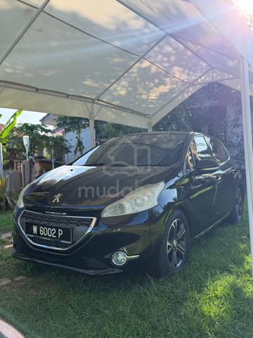 Peugeot 208 1.6 VTi ALLURE (A) 2014 - 3