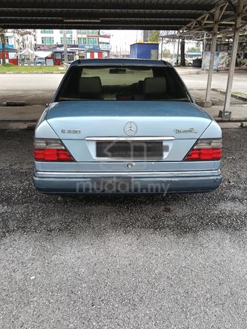 1995 Mercedes Benz 230 2.0 (A) - 4
