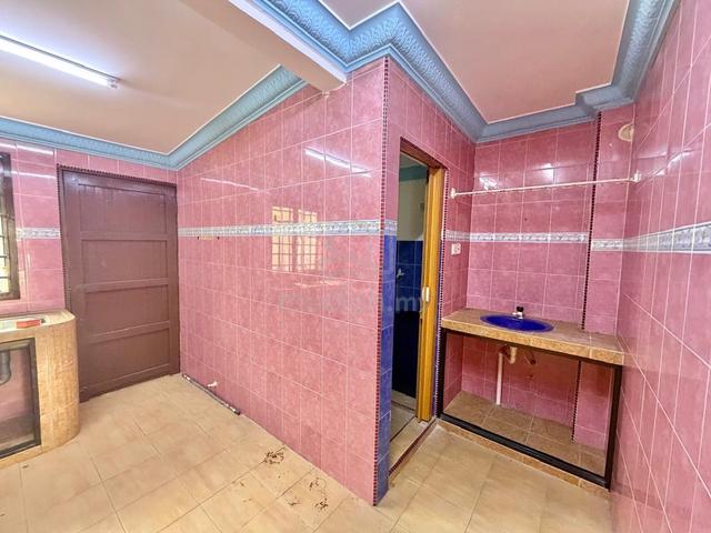 Kota masai fully renovated kitchen extended fully tiles very good cond 1