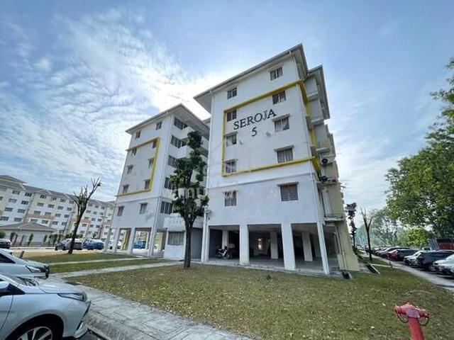 Female room for Rent 1