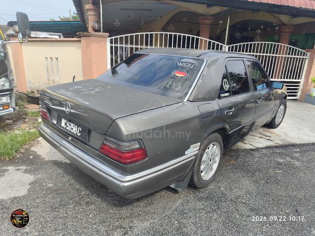 1995 Mercedes Benz 230 2.0 W114 (A) - 2