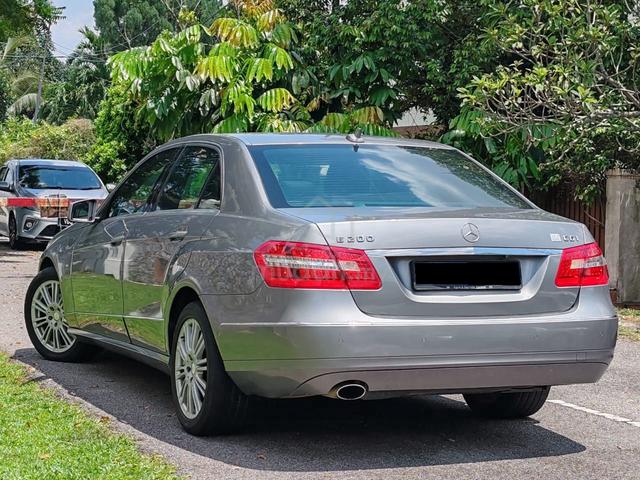 2011 Mercedes Benz E200 CGI -ORI MILEAGE 90k.KM !! - 2