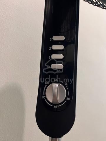 Midea Black Standing Fan - photo 2 of 3