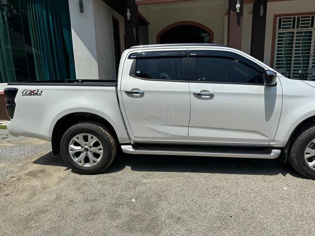 2023 Isuzu D-MAX 1.9 PREMIUM (A) - 1